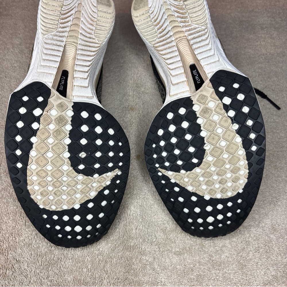 Nike ZoomX VaporFly Next% 3 Womens Size 6.5 Black Metallic Gold Grain - Picture 7 of 8